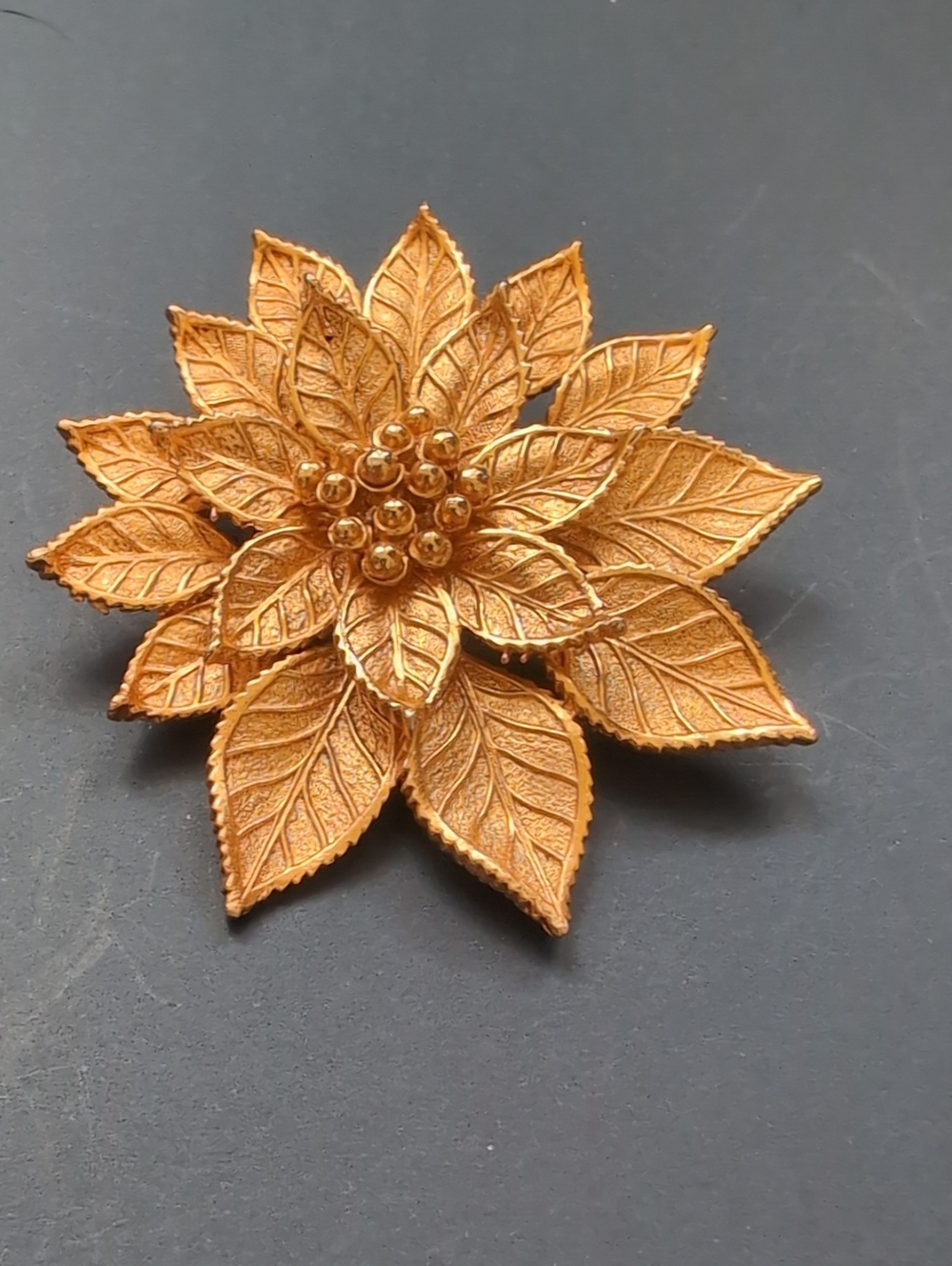 Gold Floral Leaf Brooch Pin - Elegant Women Jewelry